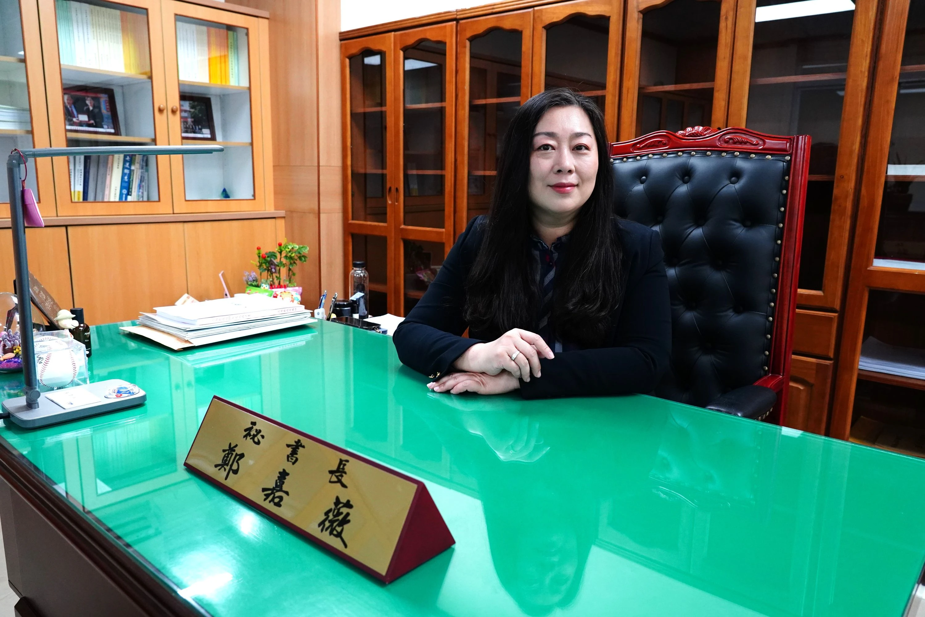 熱心服務 耕耘家鄉 眾志點亮島嶼 走向璀璨浪花盛宴｜專訪澎湖縣議會 鄭嘉薇秘書長